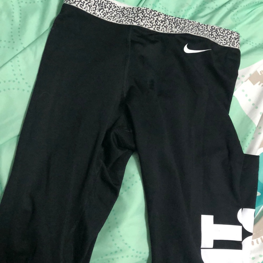 Nike leggings